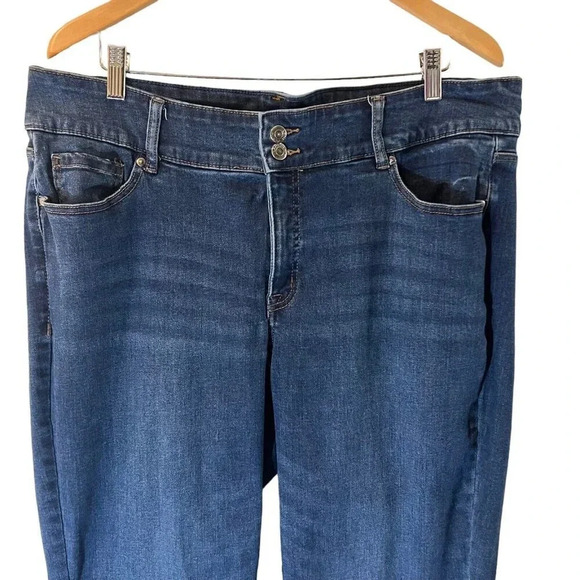 Lane Bryant Jeans Size 18 Magic Waist Band High Rise Straight Stretch Denim Plus - Picture 3 of 9